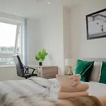 Apartment Lincoln Plaza By Interhome